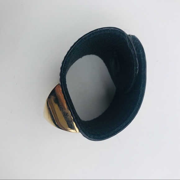 Patent Cuff - Picture 3 of 4